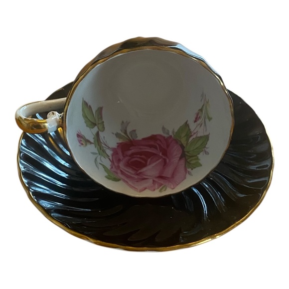 Vintage Aynsley Swirl style Rose Pattern teacup & saucer set - Picture 4 of 16